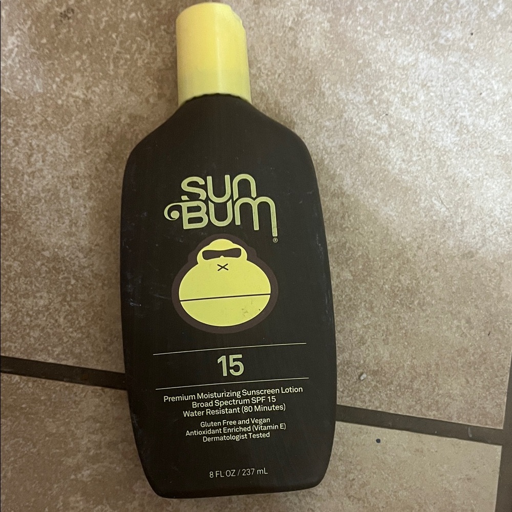 Sun Bum SPF 15 Sunscreen Lotion - Black and Yellow